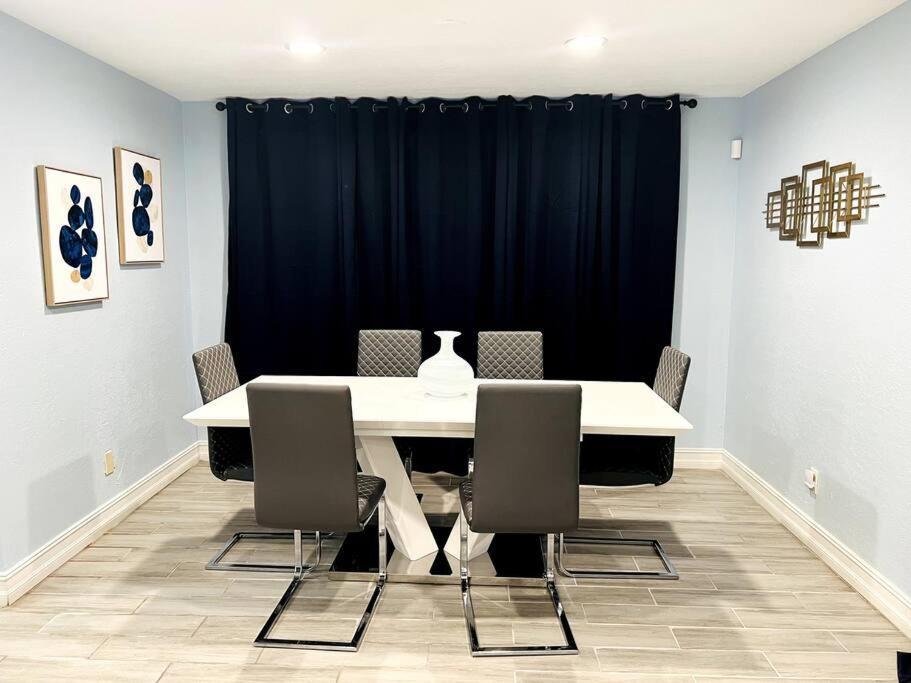 3Bdrm Modern Entertainment Home Orlando Luaran gambar